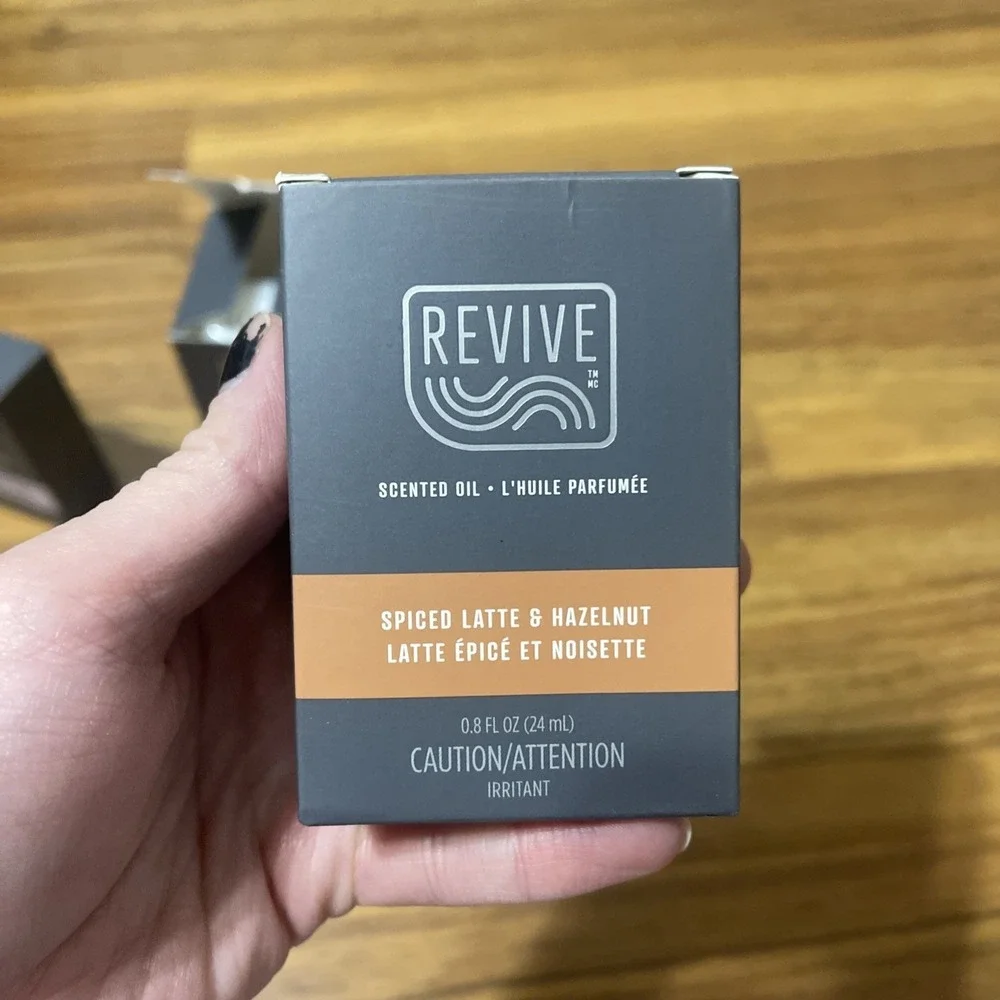 Revive‎ Scented Oil (Lavender Honey & Spiced Latte) 0.8 oz. with Warmer